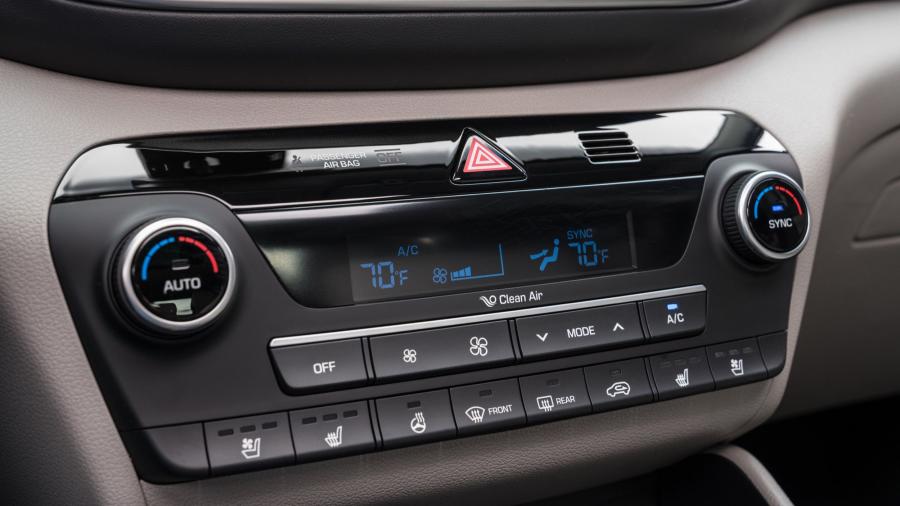 Детали интерьера Hyundai Tucson Limited (TL) 2018 года  (NA) (фото 68 из 68)